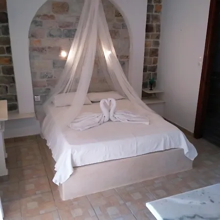 Naxos Summerland 3*