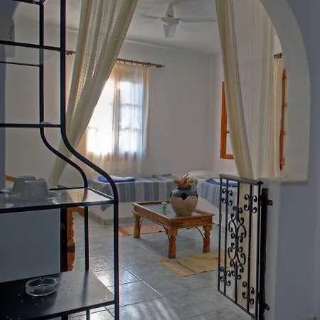 Naxos Summerland アパートホテル 3*