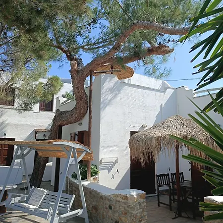 Naxos Summerland 公寓式酒店