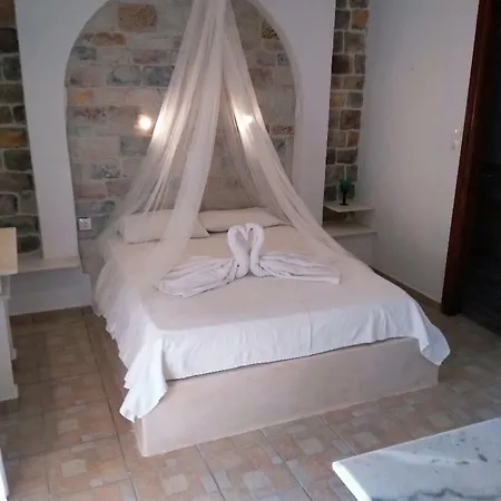 Naxos Summerland